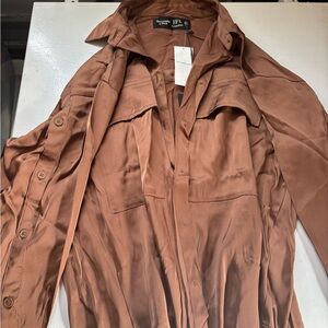 Abercrombie & Fitch Brown Button Down Shirt with Fitted Silhouette